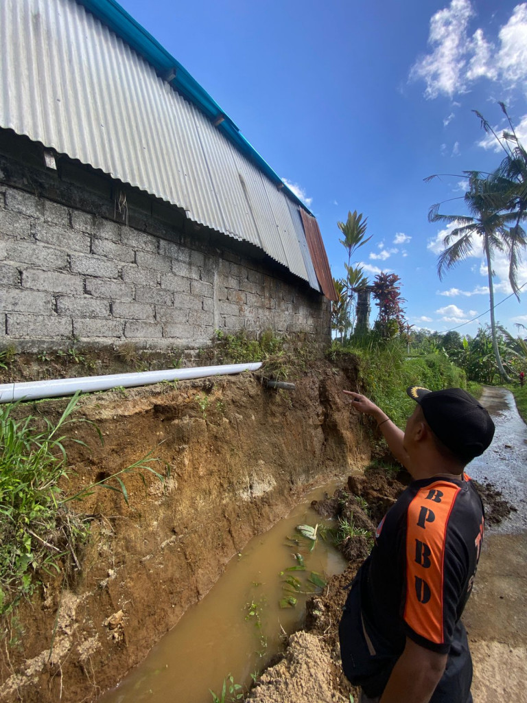 Tanah Longsor di Banjar Sulangai, Desa Sulangai, Kecamatan Petang Tanggal 08 Agustus 2023